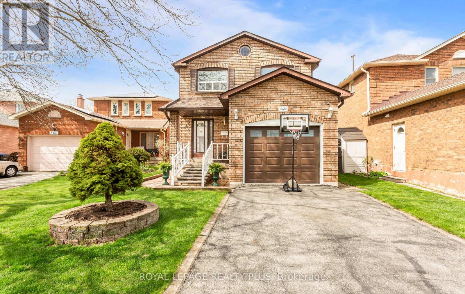 <h3>$1,049,999</h3><p>3483 Chartrand Cres, Mississauga, Ontario</p>