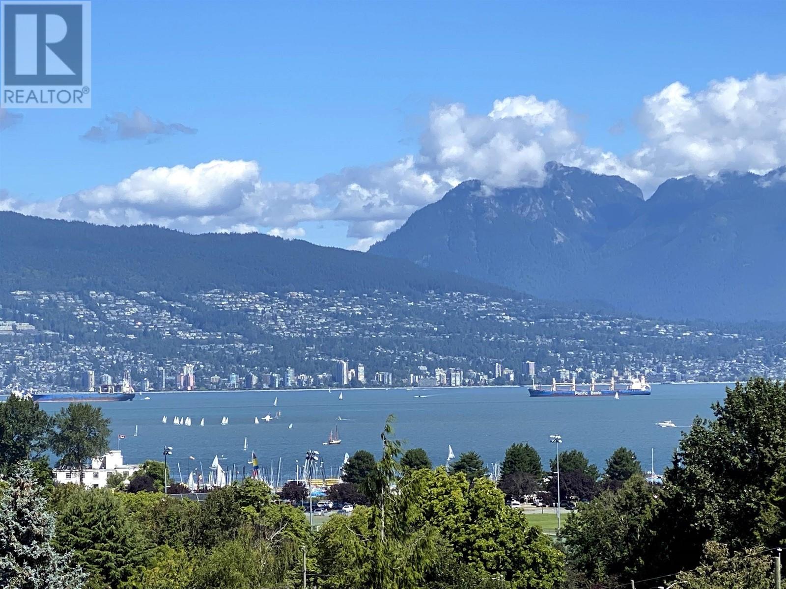 Listing Picture 2 of 38 : 4345 LOCARNO CRESCENT, Vancouver / 溫哥華 - 魯藝地產 Yvonne Lu Group - MLS Medallion Club Member