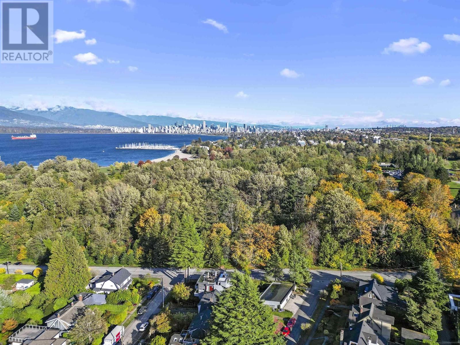 Listing Picture 24 of 38 : 4345 LOCARNO CRESCENT, Vancouver / 溫哥華 - 魯藝地產 Yvonne Lu Group - MLS Medallion Club Member