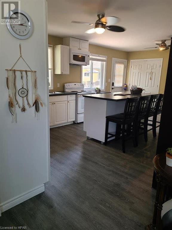 9717 Army Camp Road, Ipperwash, Ontario  N0N 1J3 - Photo 7 - 40545985