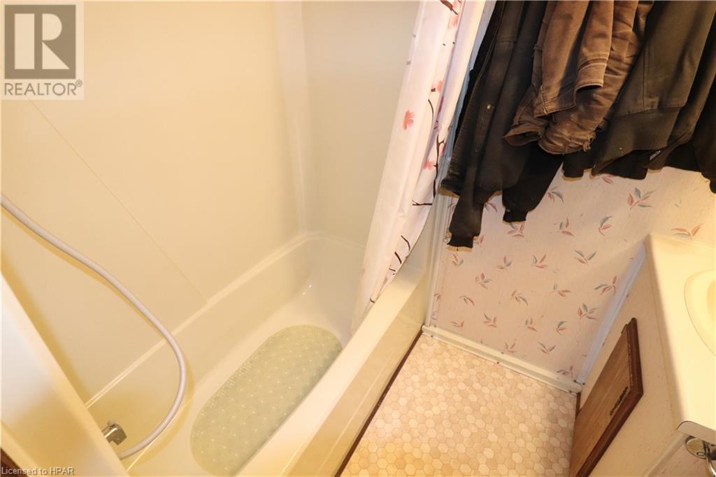 40201 Vanastra Road Unit# 14, Huron East, Ontario  N0M 1L0 - Photo 17 - 40578911