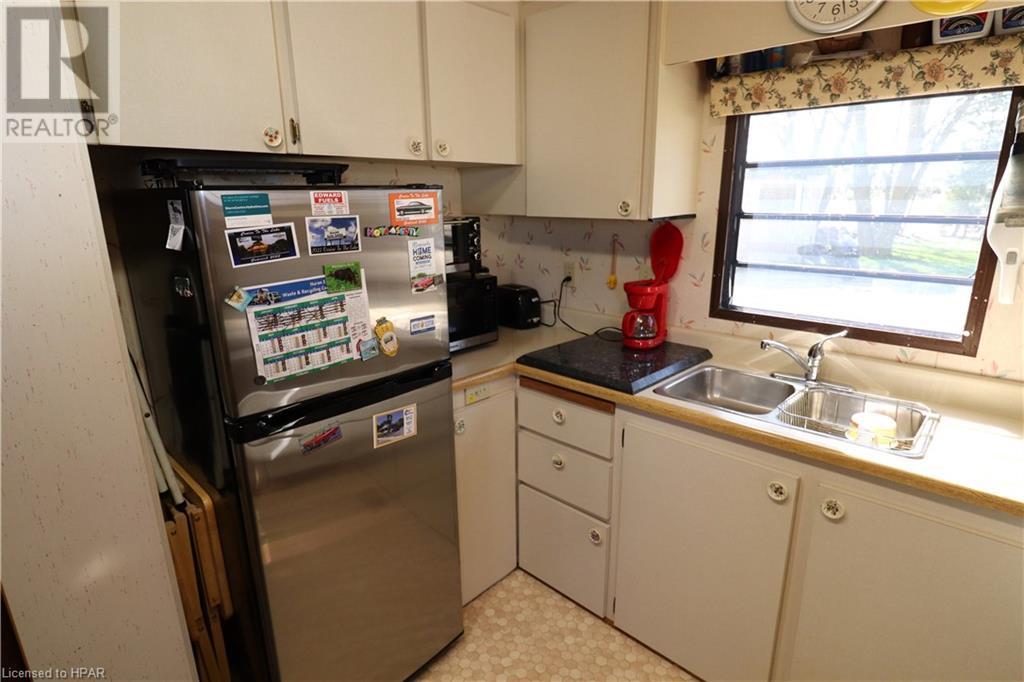 40201 Vanastra Road Unit# 14, Huron East, Ontario  N0M 1L0 - Photo 7 - 40578911