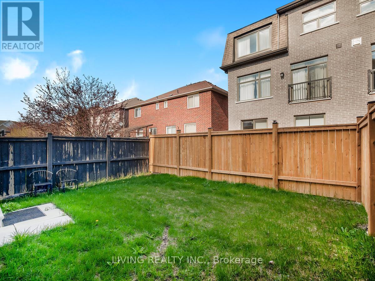911 Isaac Phillips Way, Newmarket, Ontario  L3X 2Y9 - Photo 4 - N8272340