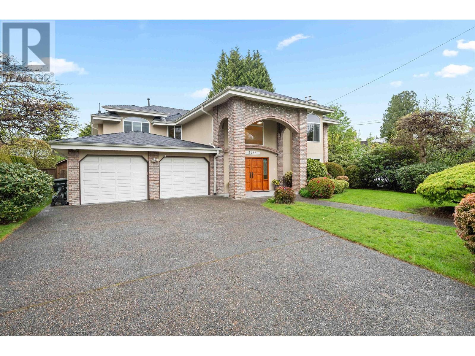 Listing Picture 34 of 37 : 5488 BUCKINGHAM AVENUE, Burnaby / 本拿比 - 魯藝地產 Yvonne Lu Group - MLS Medallion Club Member