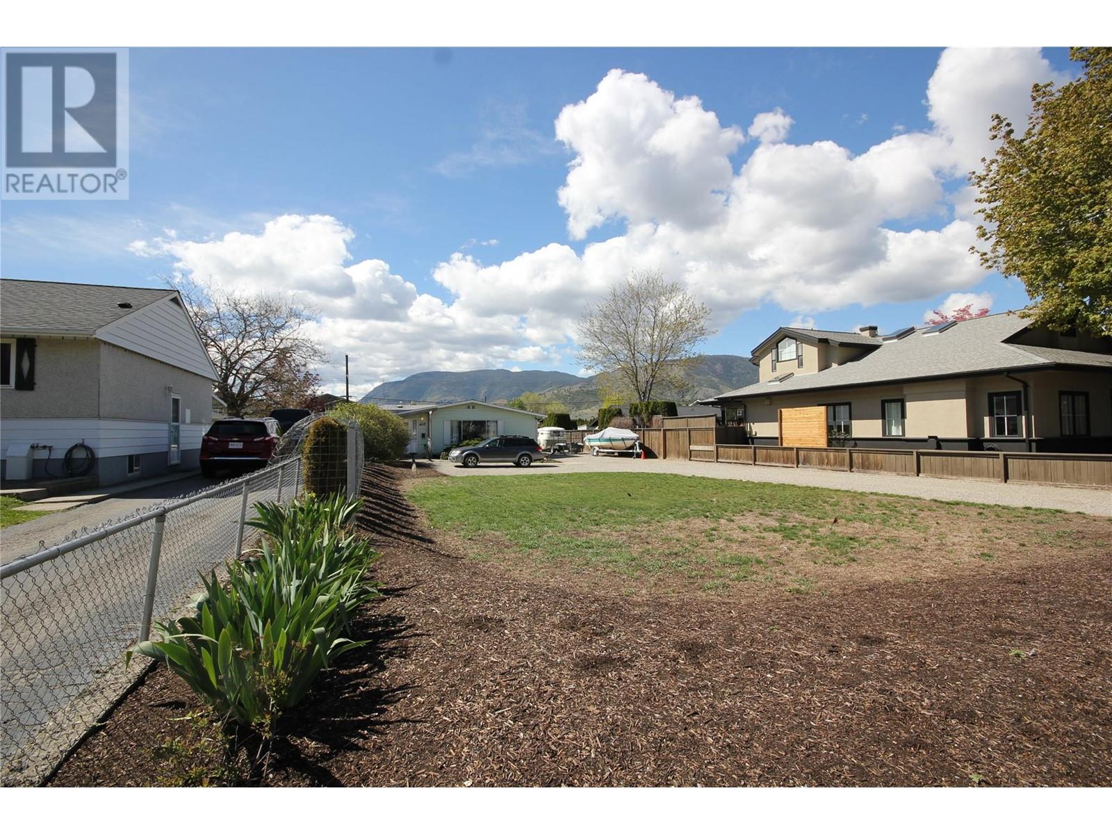 402 Conklin Avenue, Penticton, British Columbia  V2A 2T4 - Photo 3 - 10311774