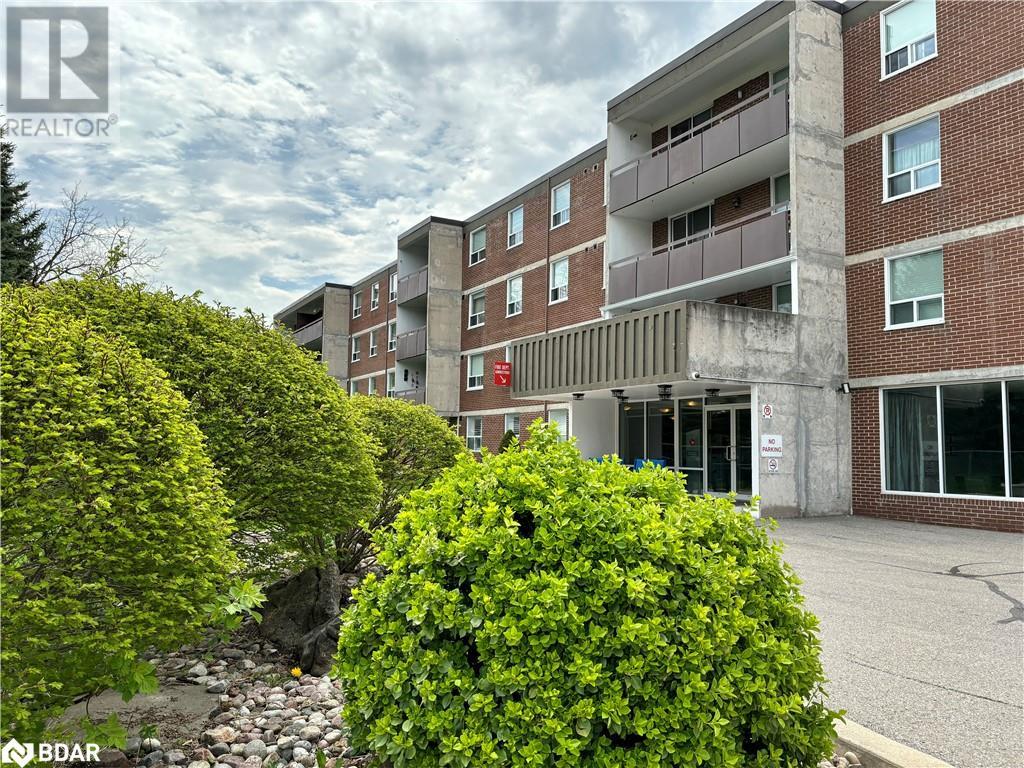 Bradford/West Gwillimbury Apartment for sale:  2 bedroom 975 sq.ft. (Listed 2024-05-04)