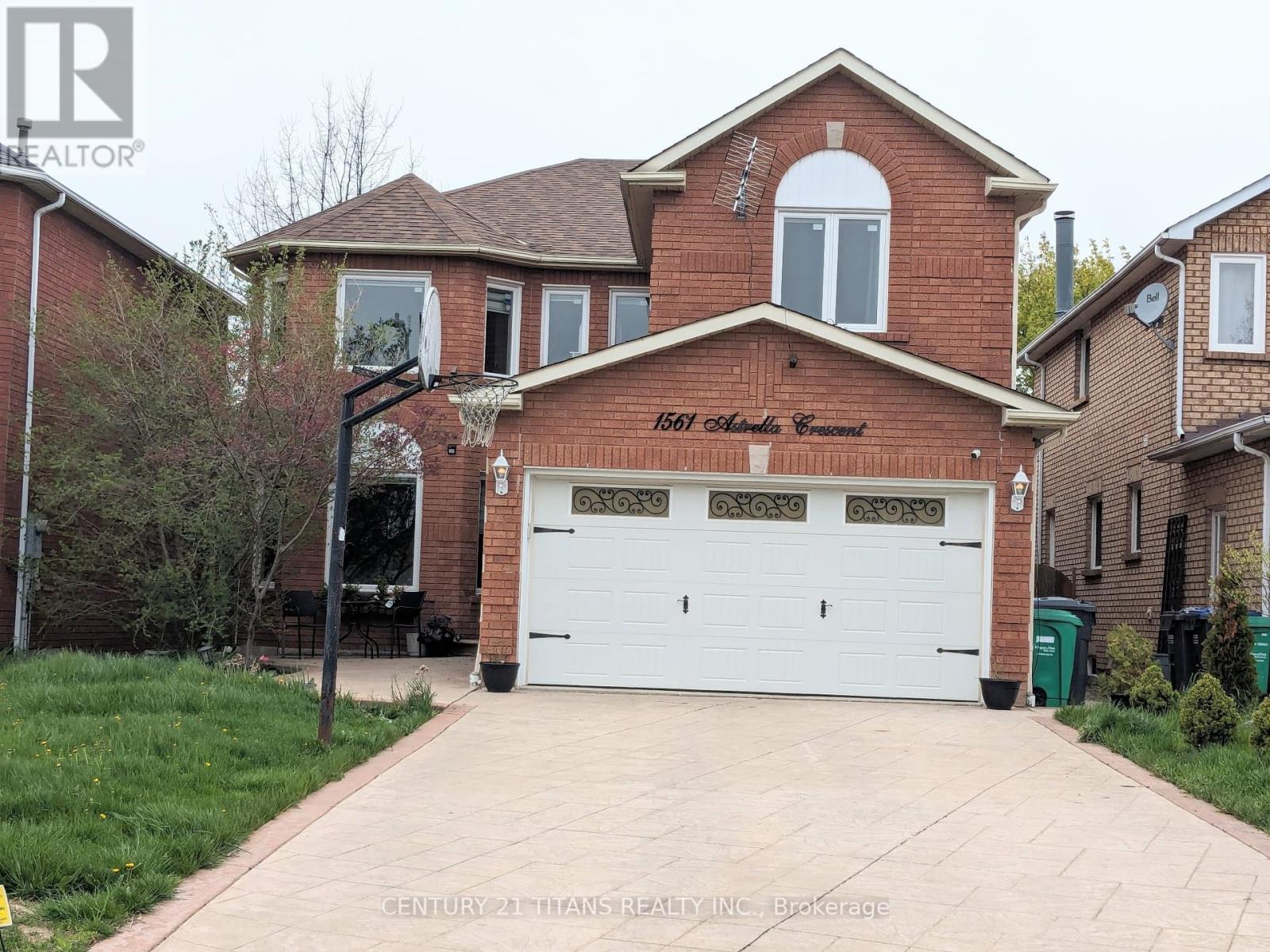 <h3>$3,600<small> Monthly</small></h3><p>#main Fl -1561 Astrella Cres, Mississauga, Ontario</p>