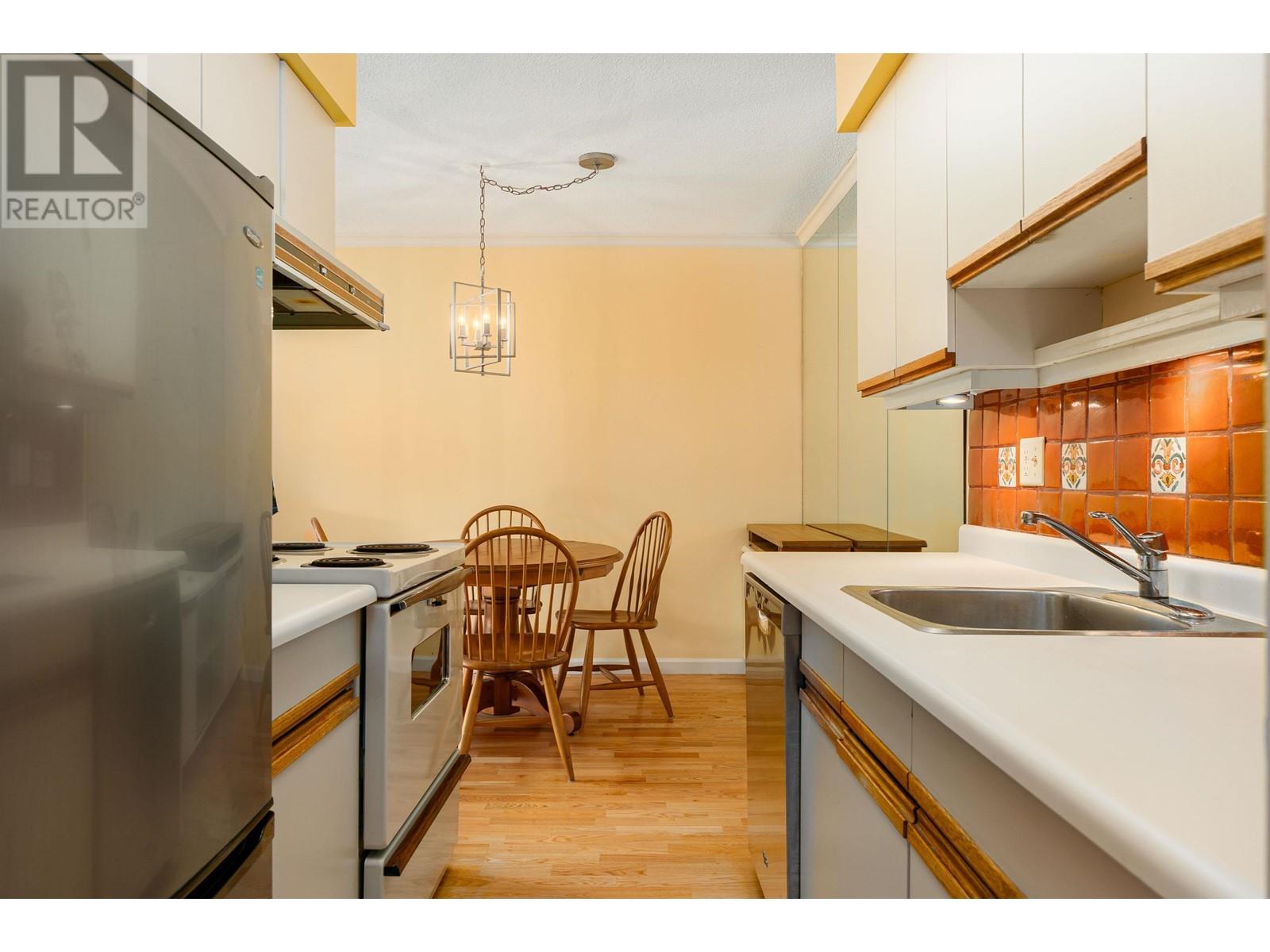 1234 235 Keith Road, West Vancouver, British Columbia  V7T 1L5 - Photo 6 - R2878726