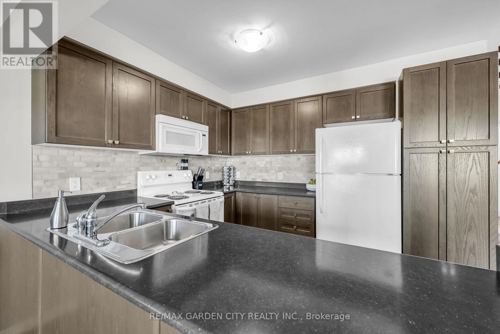 72 Sunset Way, Thorold, Ontario  L0S 1A0 - Photo 5 - X8304760