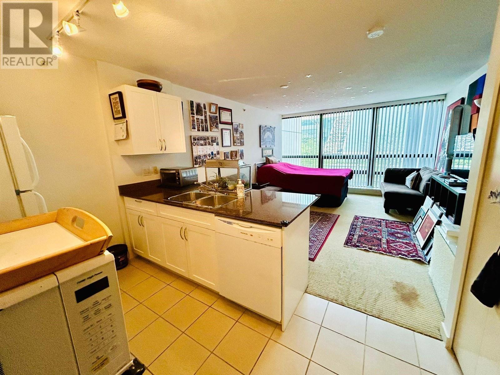 Listing Picture 8 of 14 : 301 933 HORNBY STREET, Vancouver / 溫哥華 - 魯藝地產 Yvonne Lu Group - MLS Medallion Club Member