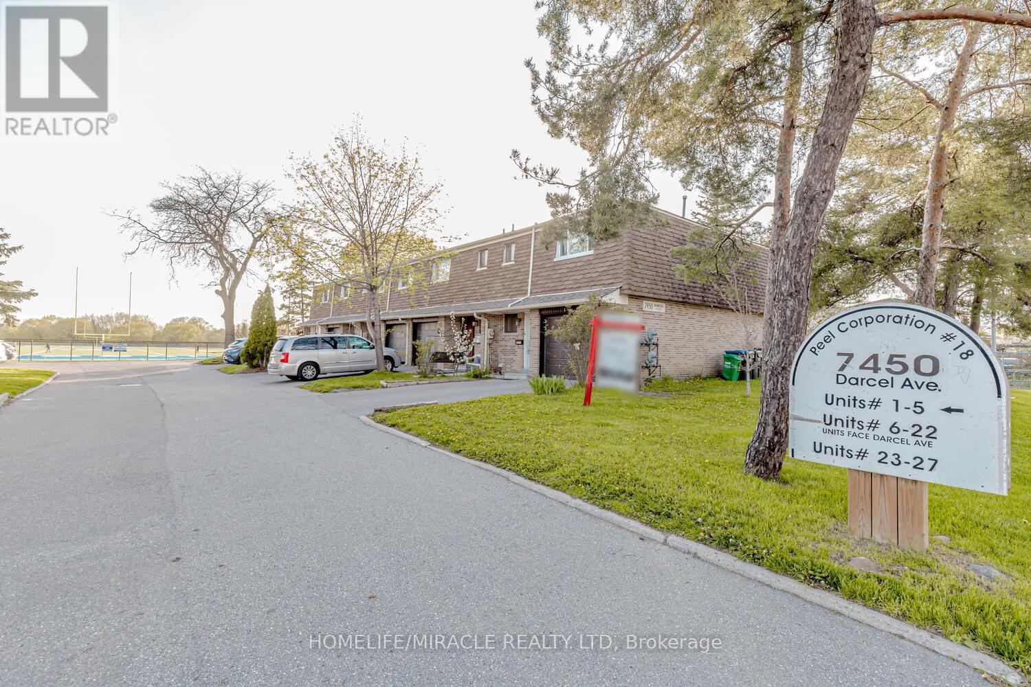 #1 -7450 Darcel Ave, Mississauga, Ontario  L4T 2X7 - Photo 1 - W8305814