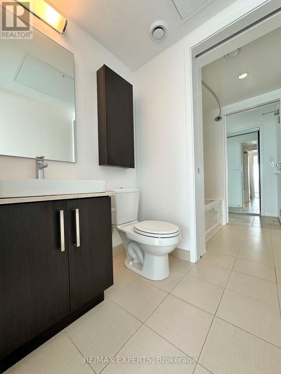 12 York Street, Toronto, 3 Bedrooms Bedrooms, ,2 BathroomsBathrooms,Single Family,For Rent,York,C8215590