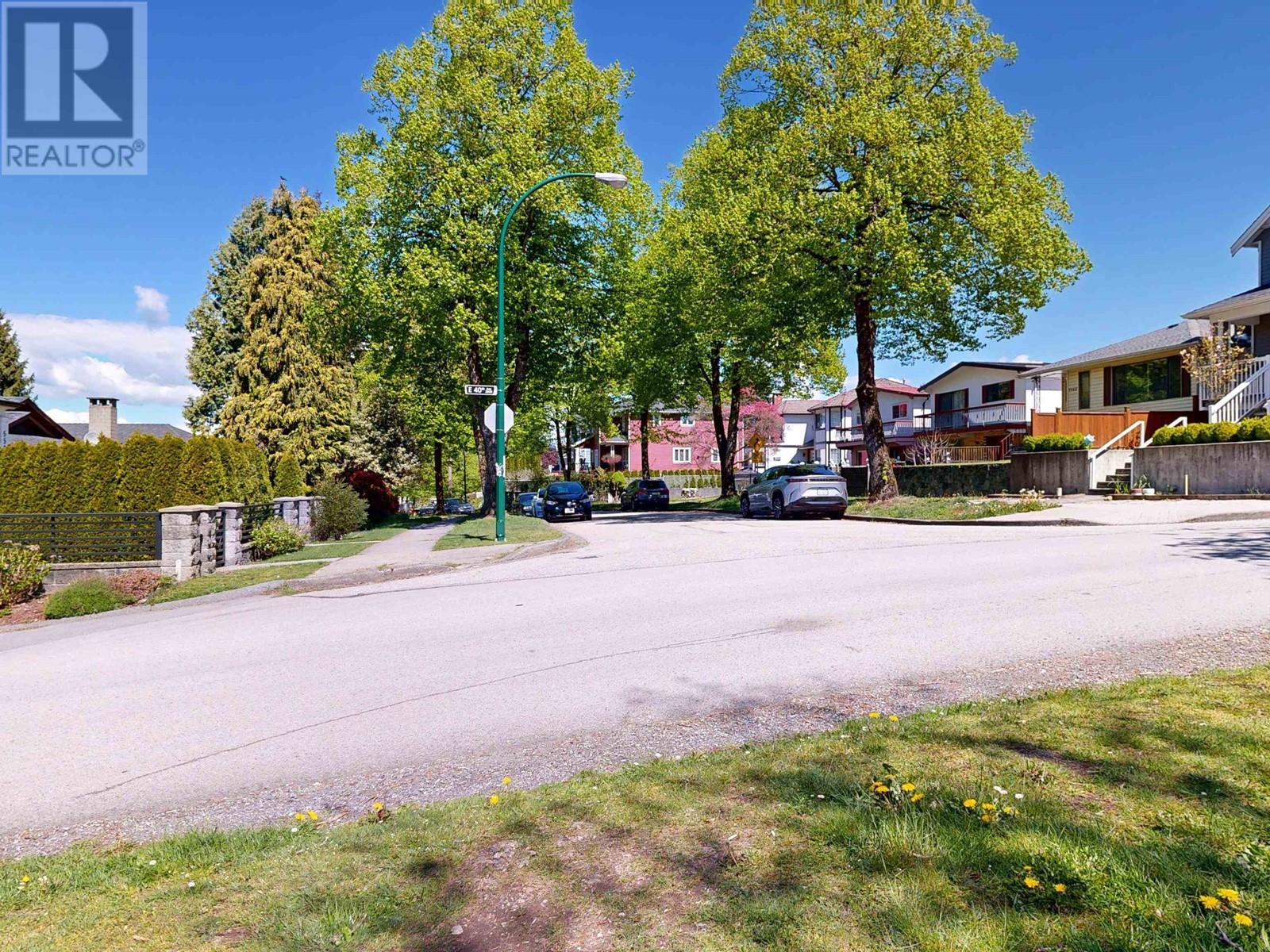Listing Picture 32 of 35 : 5543 DUNDEE STREET, Vancouver / 溫哥華 - 魯藝地產 Yvonne Lu Group - MLS Medallion Club Member