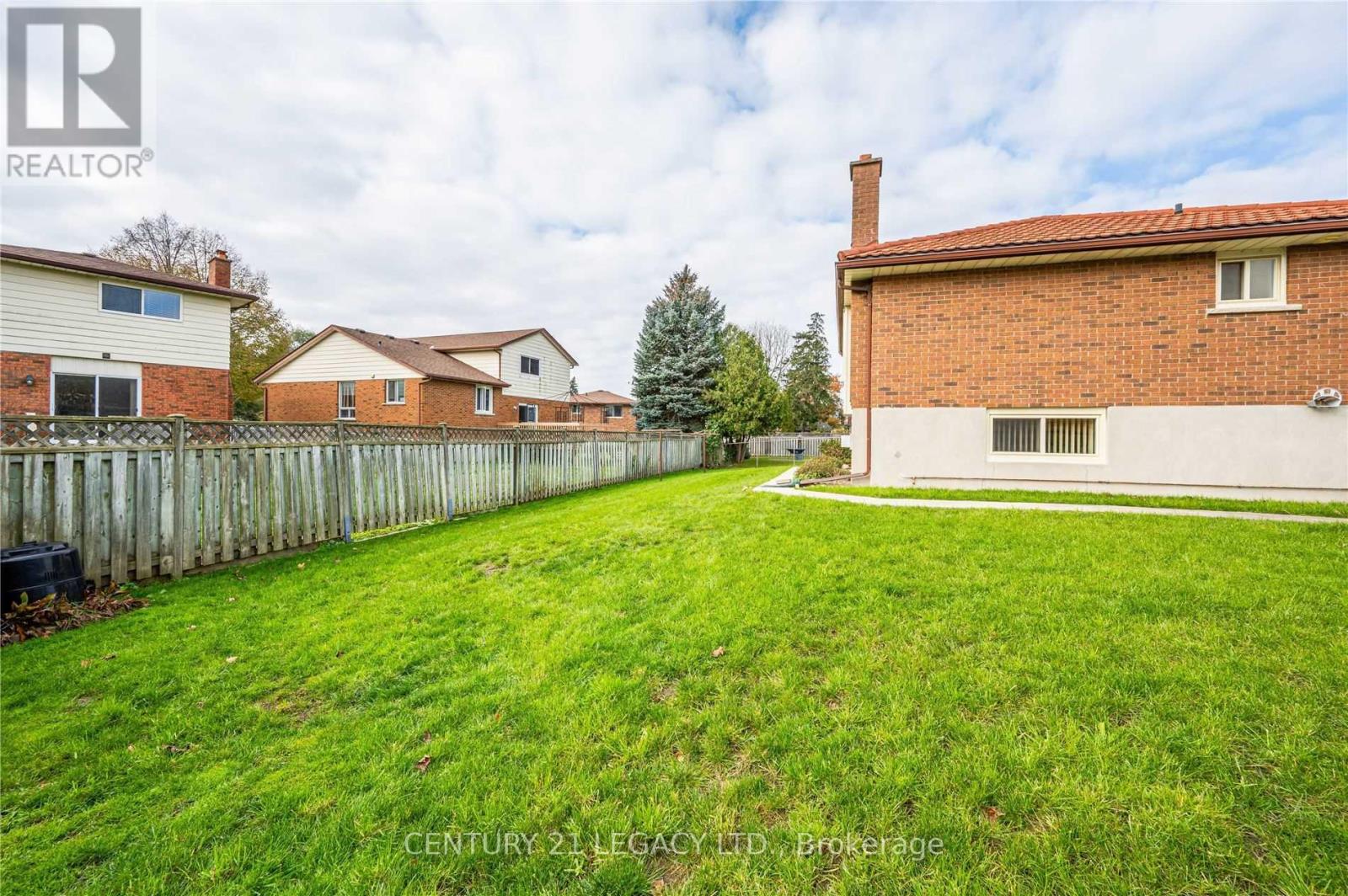 (Upper) - 2067 Old Mill Road, Kitchener, Ontario  N2P 1E4 - Photo 29 - X8306012