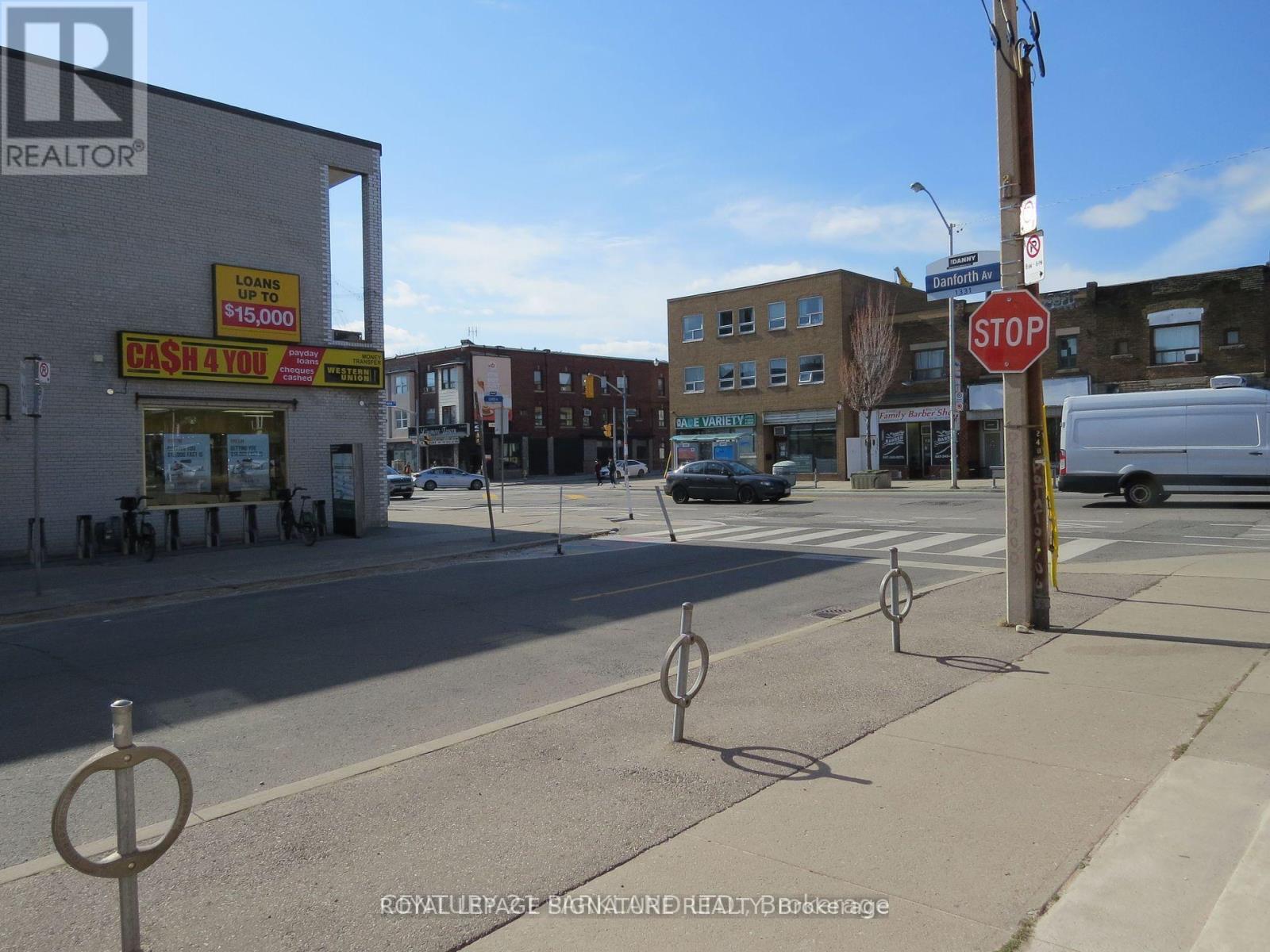 155 Lamb Avenue E, Toronto, Ontario  M4J 4M5 - Photo 3 - E8307178