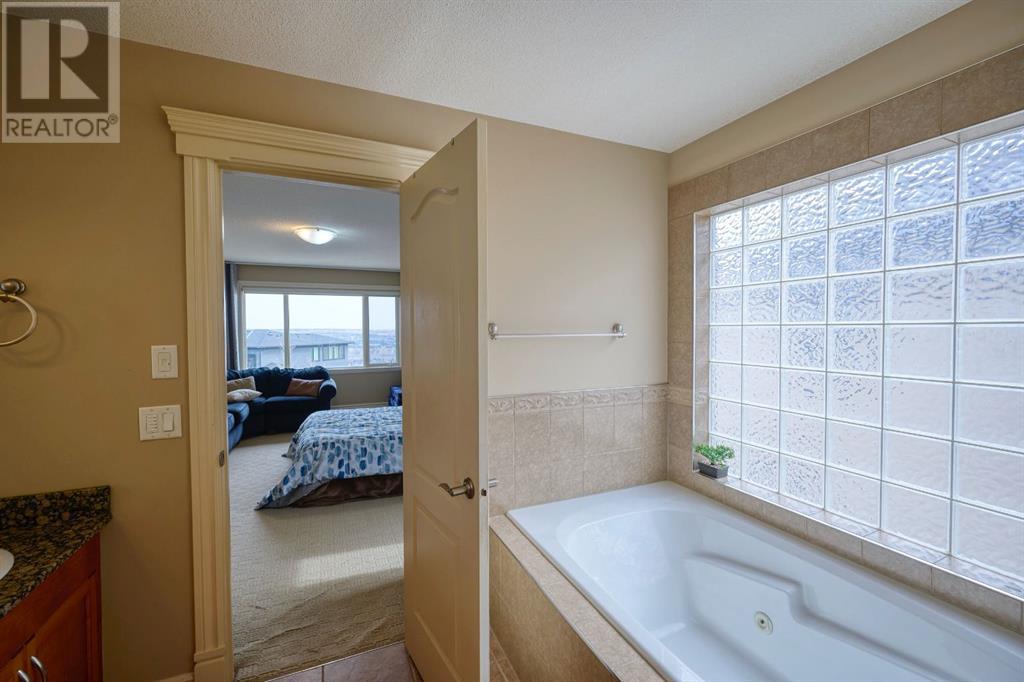 36 Coulee Park Sw, Calgary, Alberta  T3H 5J6 - Photo 24 - A2127354
