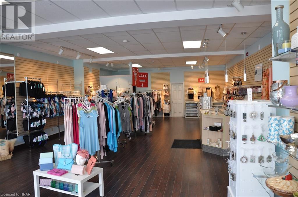 71 Wellington Street, Stratford, Ontario  N5A 2L3 - Photo 4 - 40572130