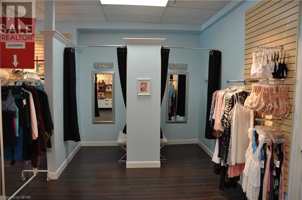 71 Wellington Street, Stratford, Ontario  N5A 2L3 - Photo 5 - 40572130