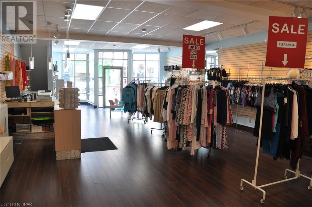 71 Wellington Street, Stratford, Ontario  N5A 2L3 - Photo 6 - 40572130