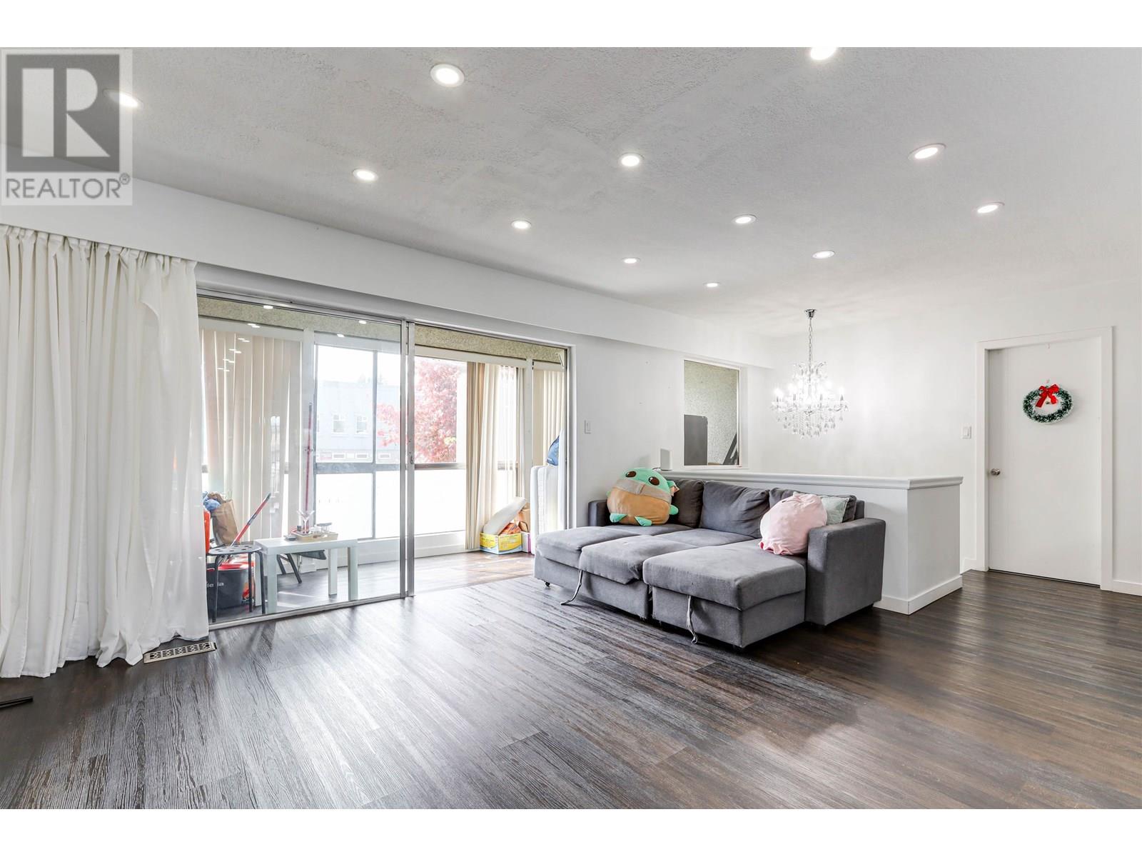 2611 E 48th Avenue, Vancouver, British Columbia  V5S 1G6 - Photo 6 - R2871868