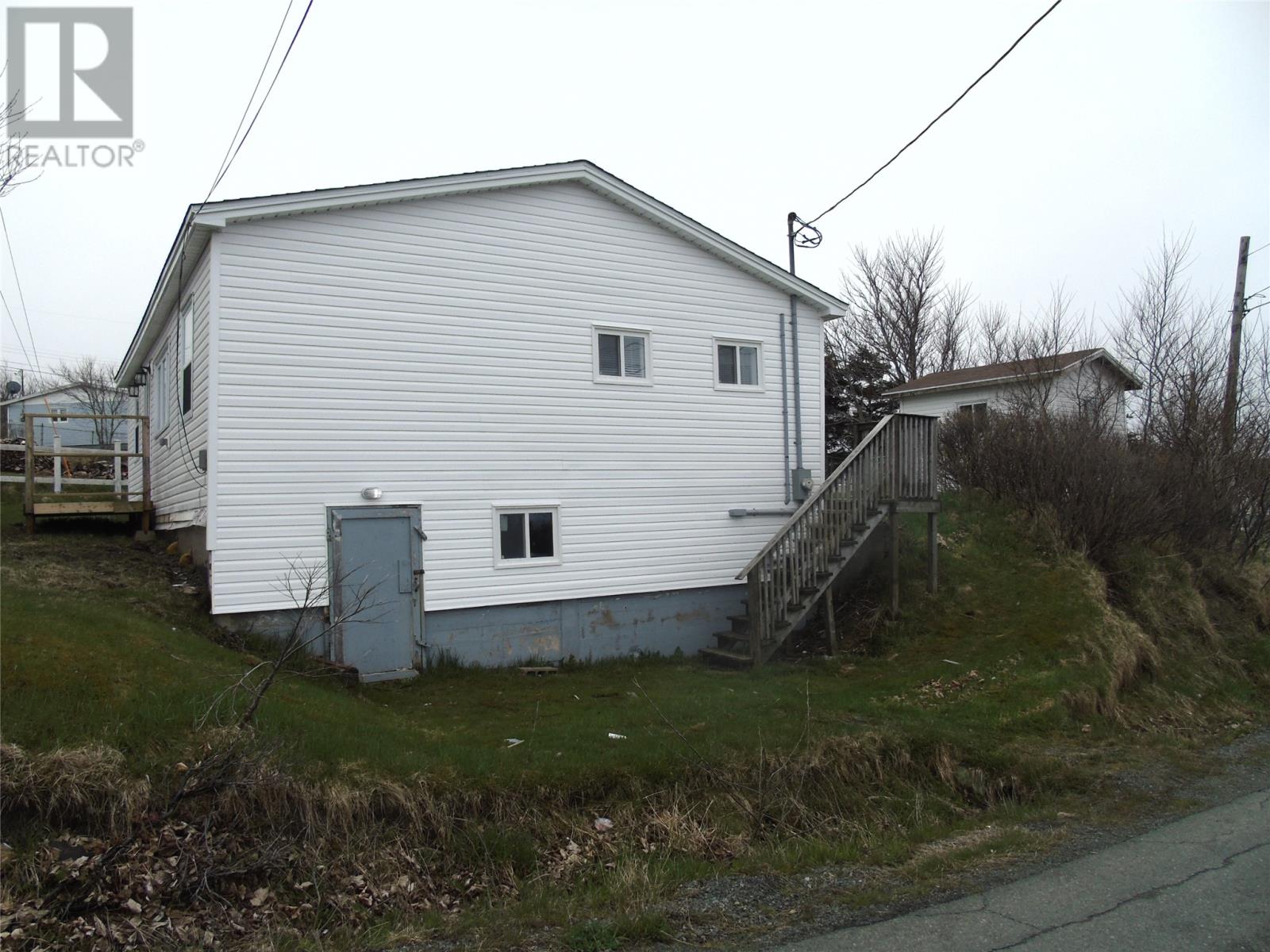 13 Valley Road, Bell Island, Newfoundland & Labrador    - Photo 2 - 1271640