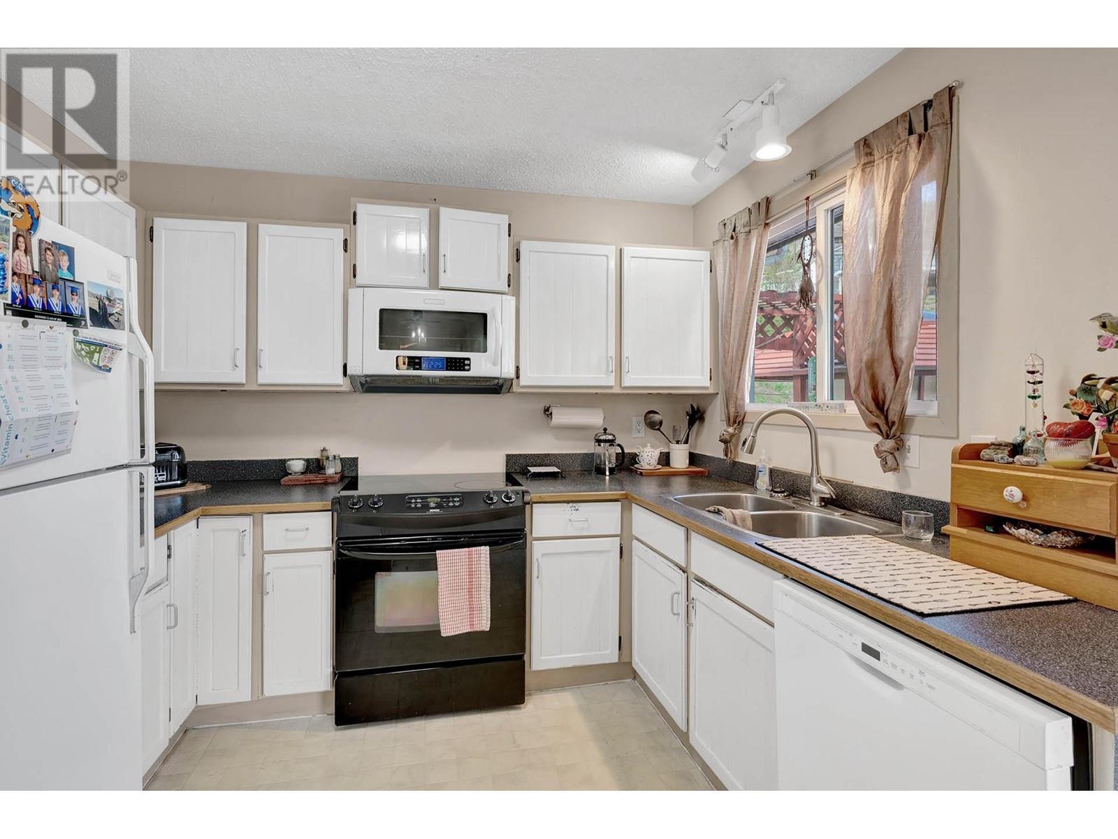 2346 Westsyde Road, Kamloops, British Columbia  V2B 7C4 - Photo 12 - 178273