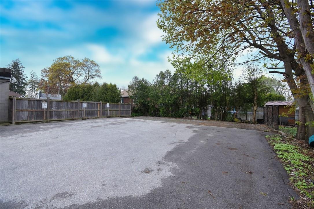 581 Plains Road E, Burlington, Ontario  L7T 2E6 - Photo 49 - H4192973