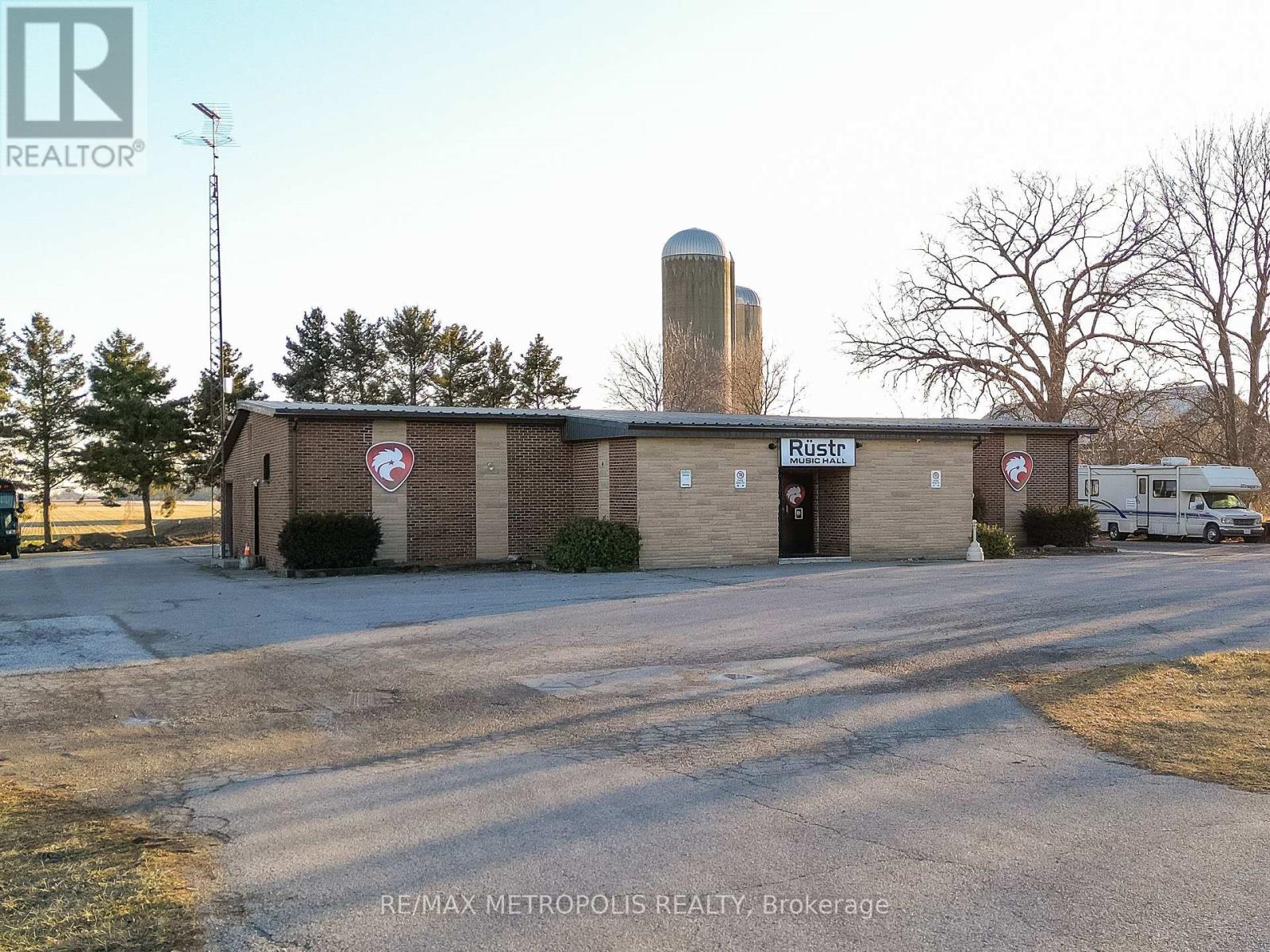 2505 LONDON LINE, Sarnia, Ontario
