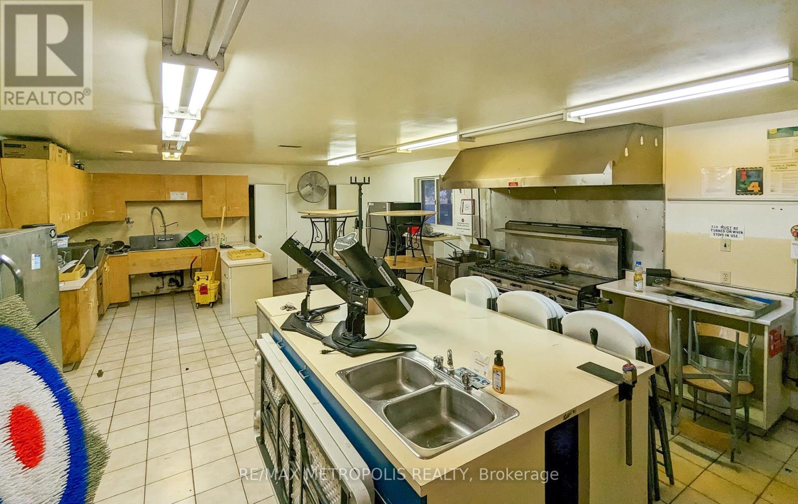 2505 London Line, Sarnia, Ontario  N7T 7H2 - Photo 18 - X8309610