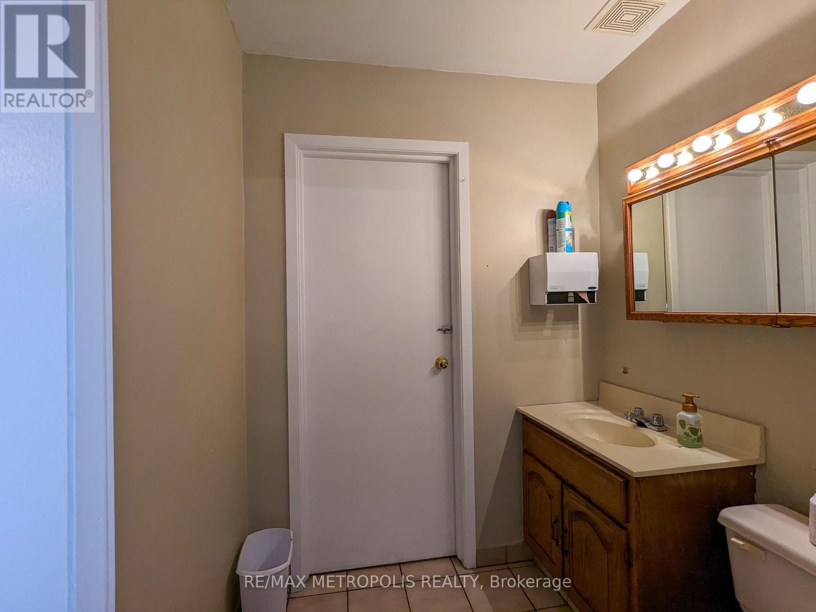 2505 London Line, Sarnia, Ontario  N7T 7H2 - Photo 26 - X8309610