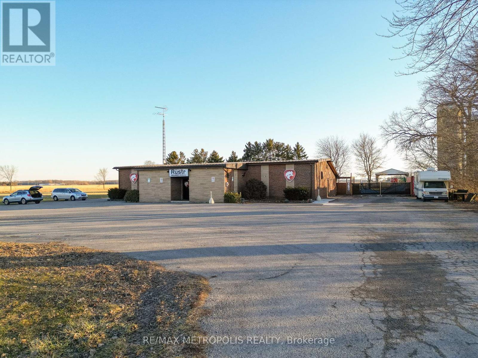 2505 London Line, Sarnia, Ontario  N7T 7H2 - Photo 3 - X8309610