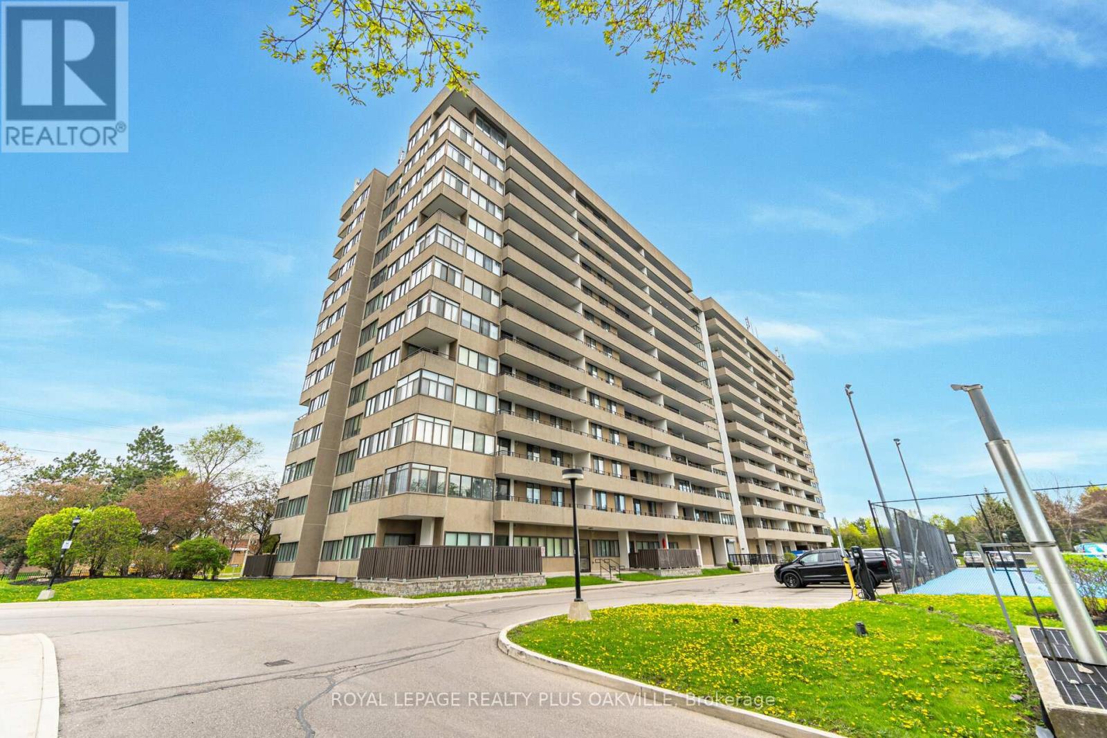 1002 - 1300 Mississauga Valley Boulevard, Mississauga, Ontario  L5A 3S8 - Photo 1 - W8310270