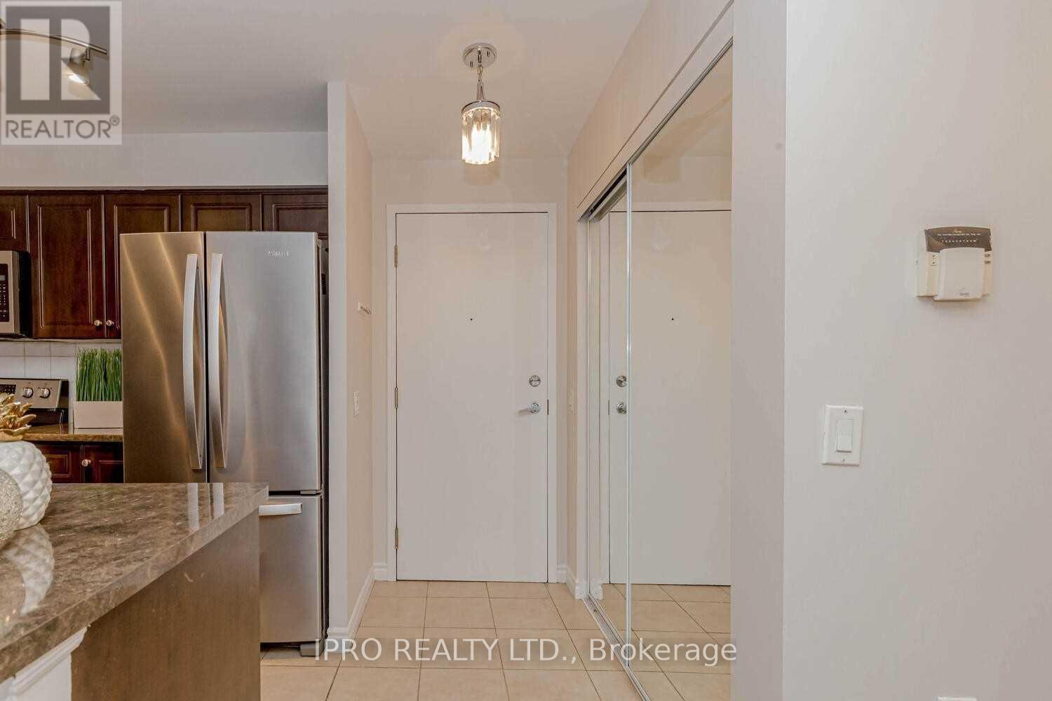 1207 - 55 Strathaven Drive, Mississauga, Ontario  L5R 4G9 - Photo 4 - W8310624