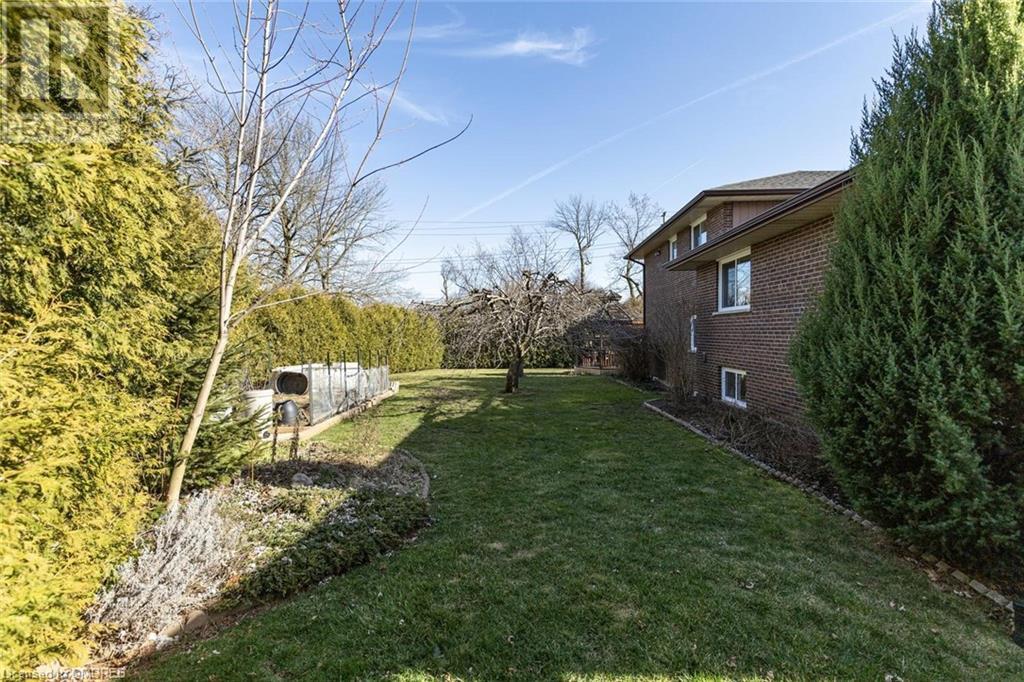 2254 Yates Court, Oakville, Ontario  L6L 5K6 - Photo 37 - 40554710