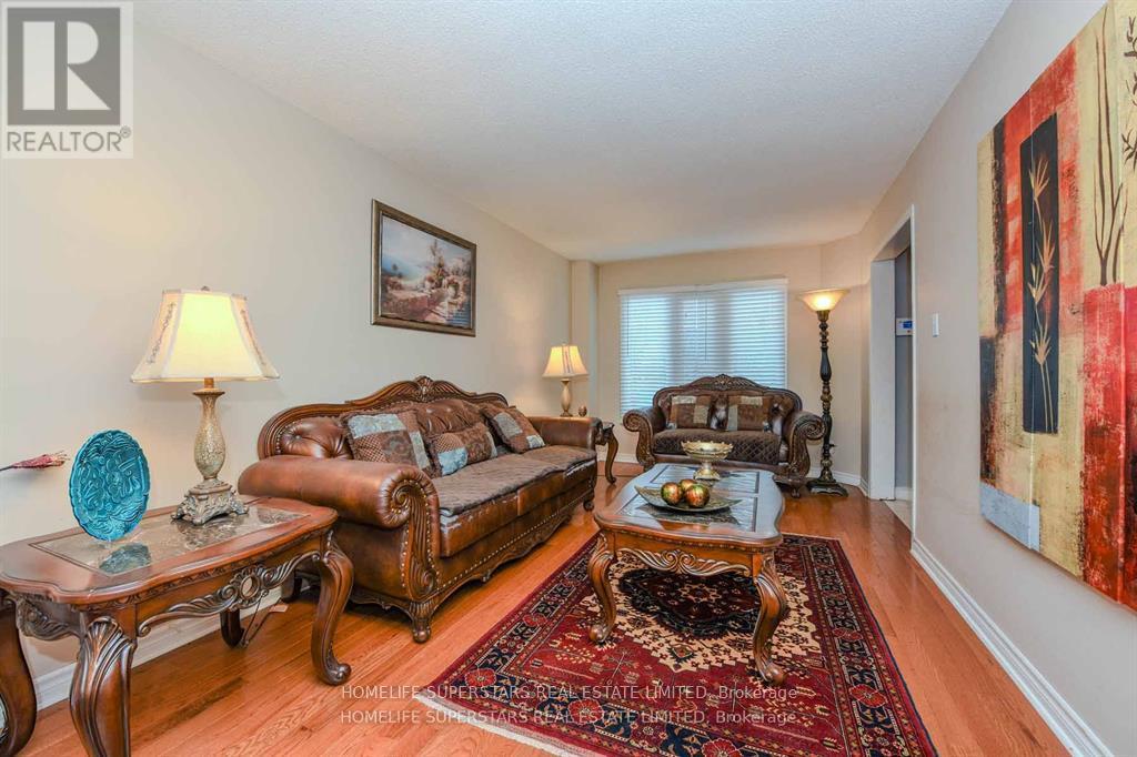 416 Winfield Terrace, Mississauga, Ontario  L5R 1P2 - Photo 7 - W8311126