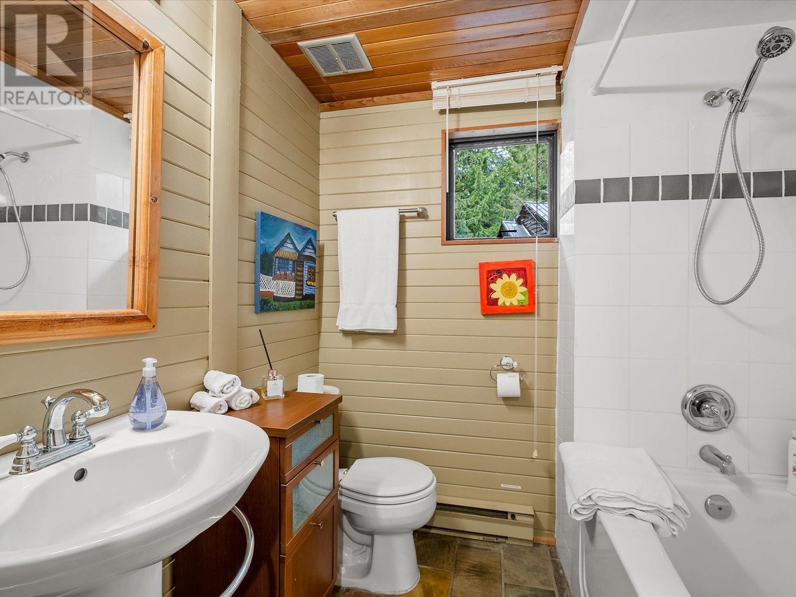 9440 Deerhorn Place, Whistler, British Columbia  V8E 0G5 - Photo 19 - R2879630