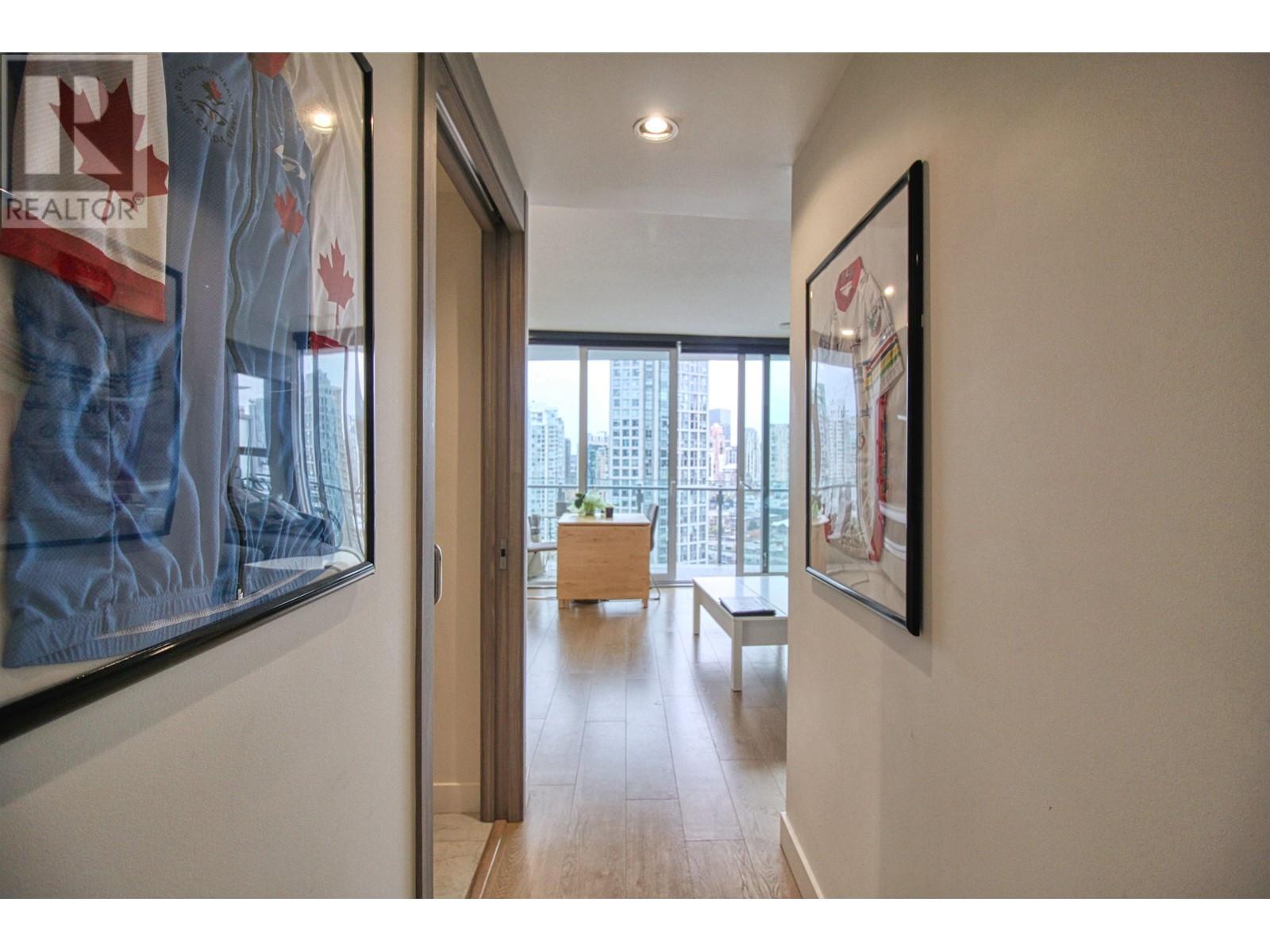 2004 89 Nelson Street, Vancouver, British Columbia  V6Z 0E7 - Photo 2 - R2879674