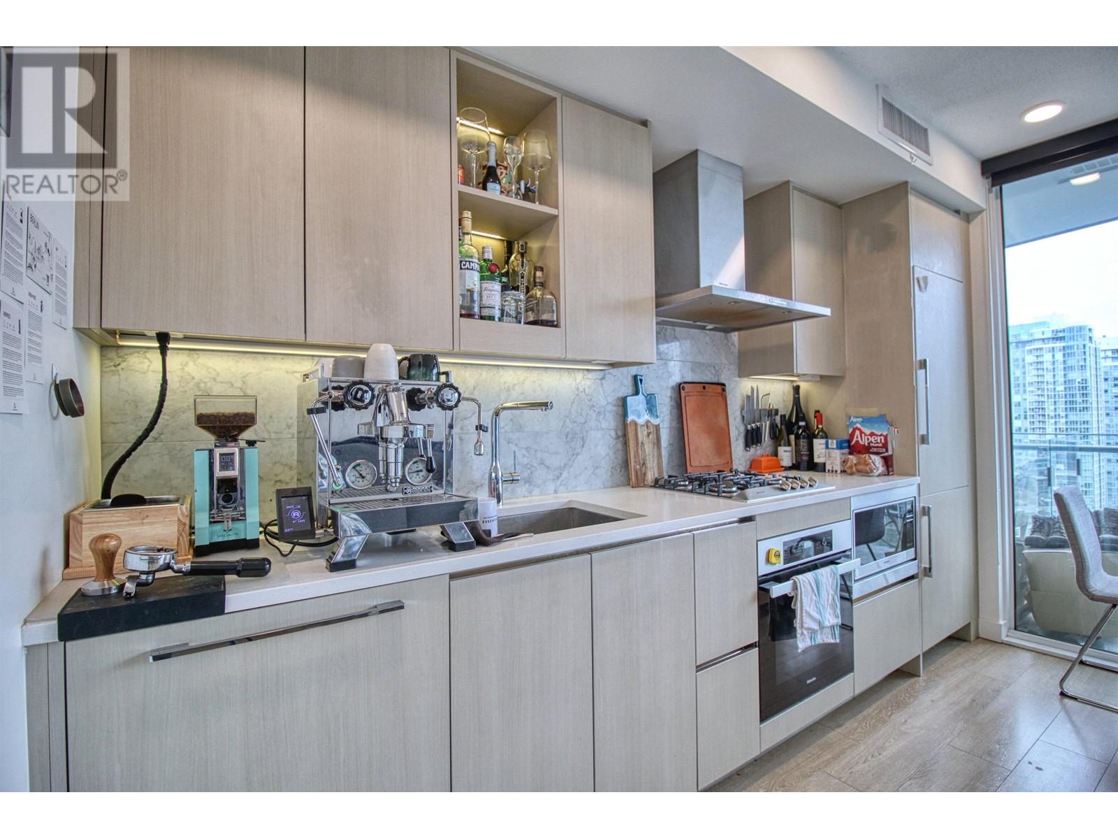 2004 89 Nelson Street, Vancouver, British Columbia  V6Z 0E7 - Photo 5 - R2879674