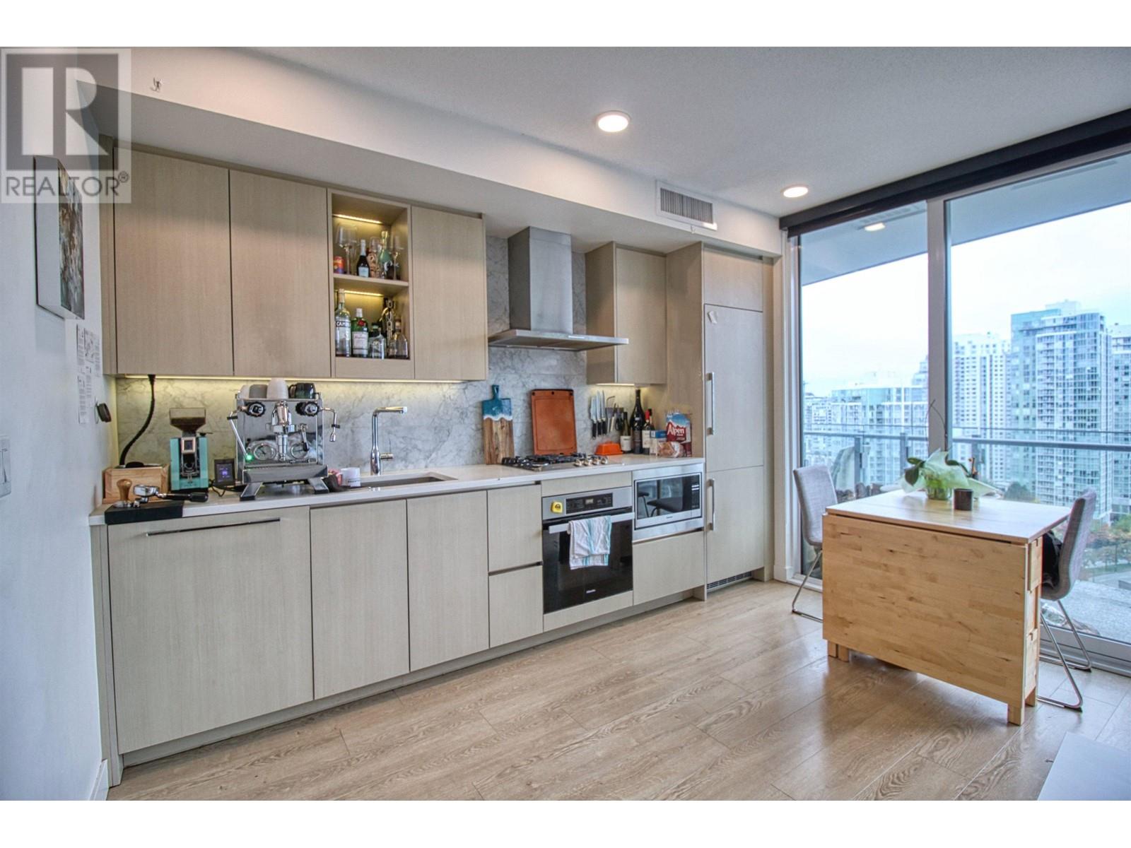 2004 89 Nelson Street, Vancouver, British Columbia  V6Z 0E7 - Photo 4 - R2879674