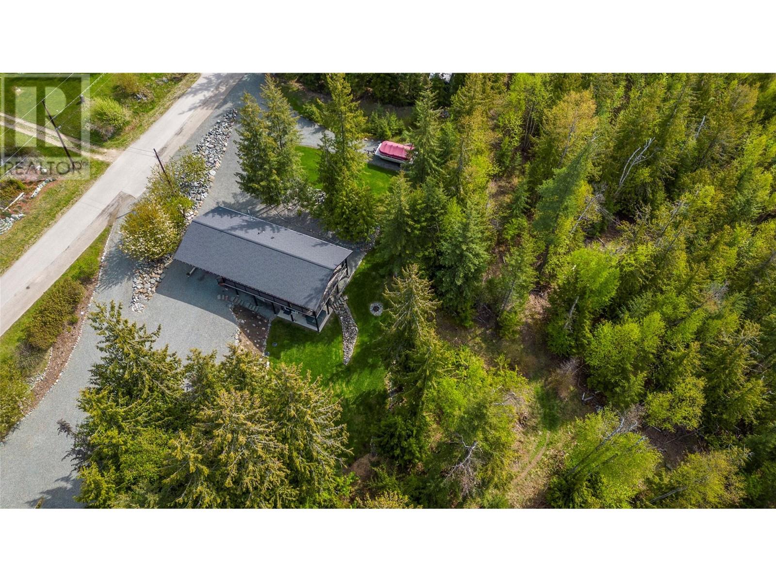 7430 Stampede Trail, Anglemont, British Columbia  V0E 1M8 - Photo 79 - 10313140
