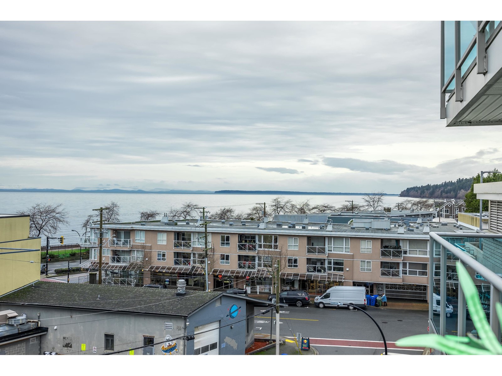 Listing Picture 29 of 38 : 501 14955 VICTORIA AVENUE, White Rock - 魯藝地產 Yvonne Lu Group - MLS Medallion Club Member