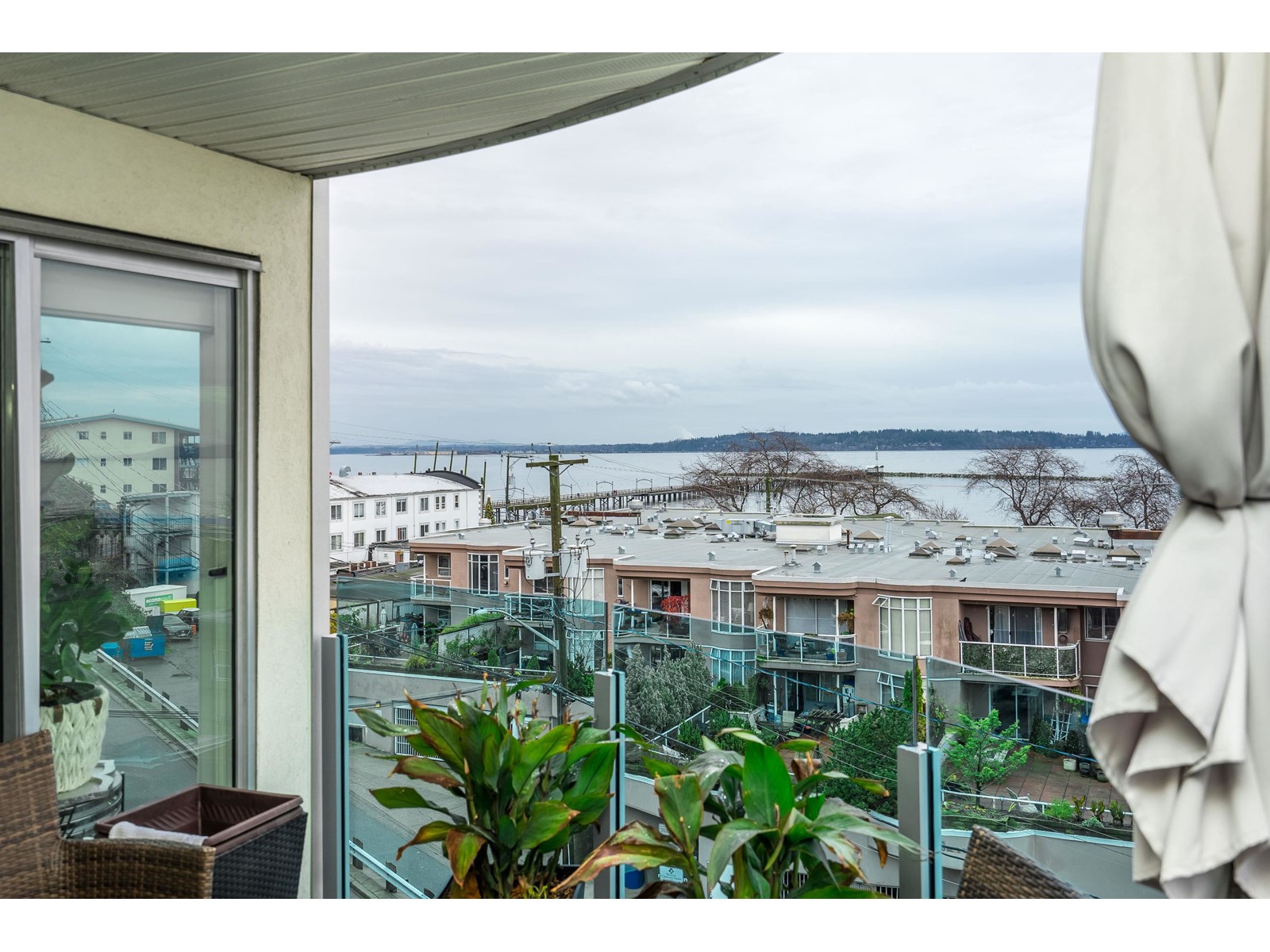 Listing Picture 26 of 38 : 501 14955 VICTORIA AVENUE, White Rock - 魯藝地產 Yvonne Lu Group - MLS Medallion Club Member