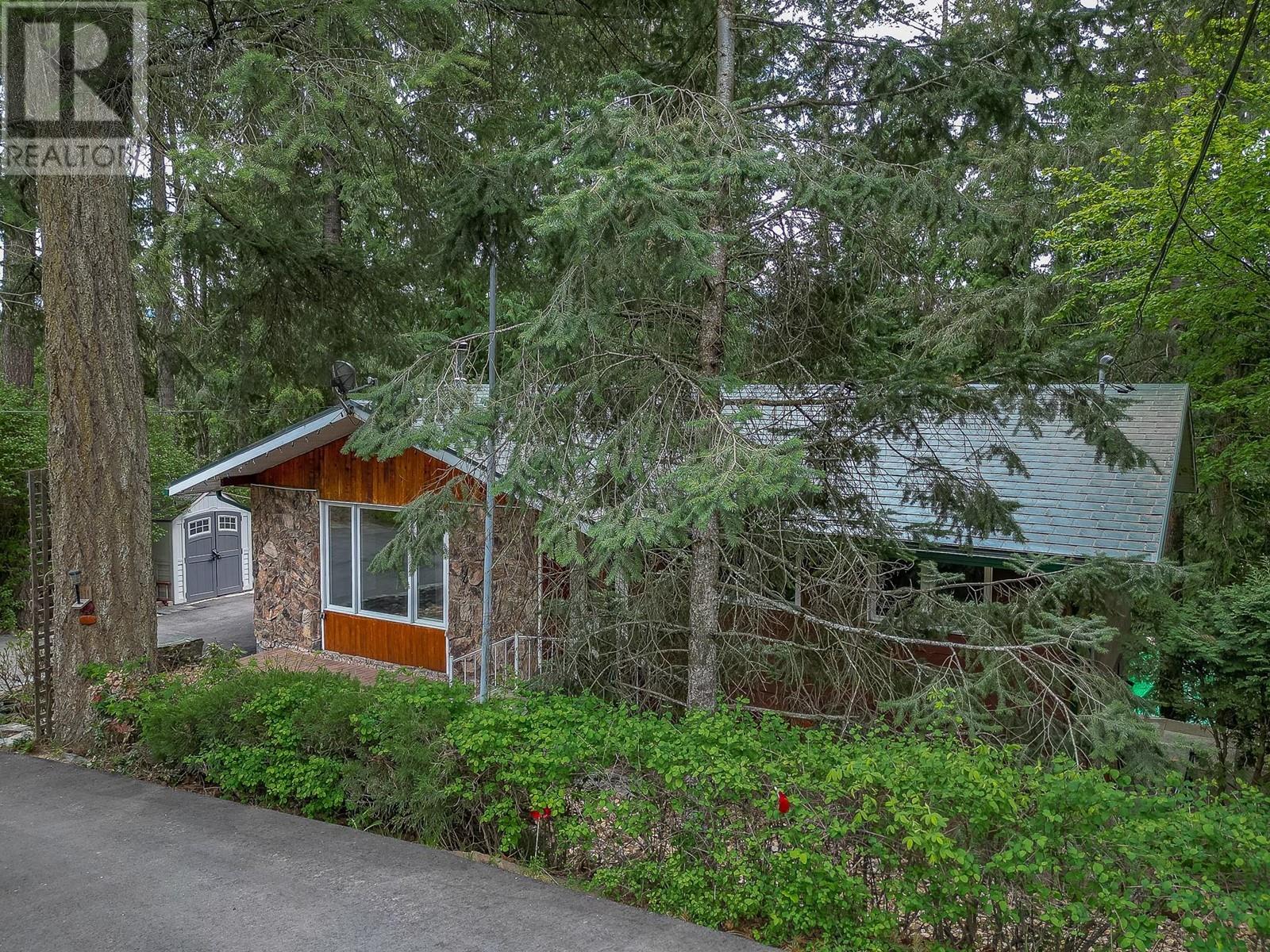 2710 Tranquil Place, Blind Bay, British Columbia  V0E 1H0 - Photo 4 - 10311554