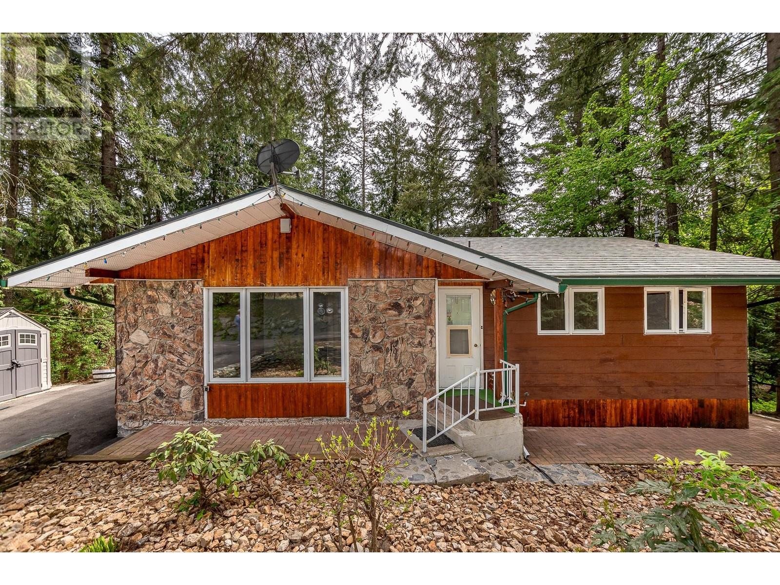 2710 Tranquil Place, Blind Bay, British Columbia  V0E 1H0 - Photo 1 - 10311554