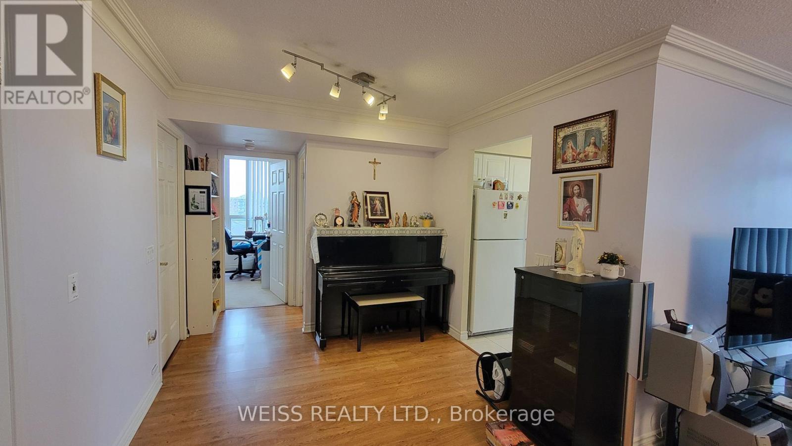 713 - 55 Strathaven Drive, Mississauga, Ontario  L5R 4G9 - Photo 4 - W8313760