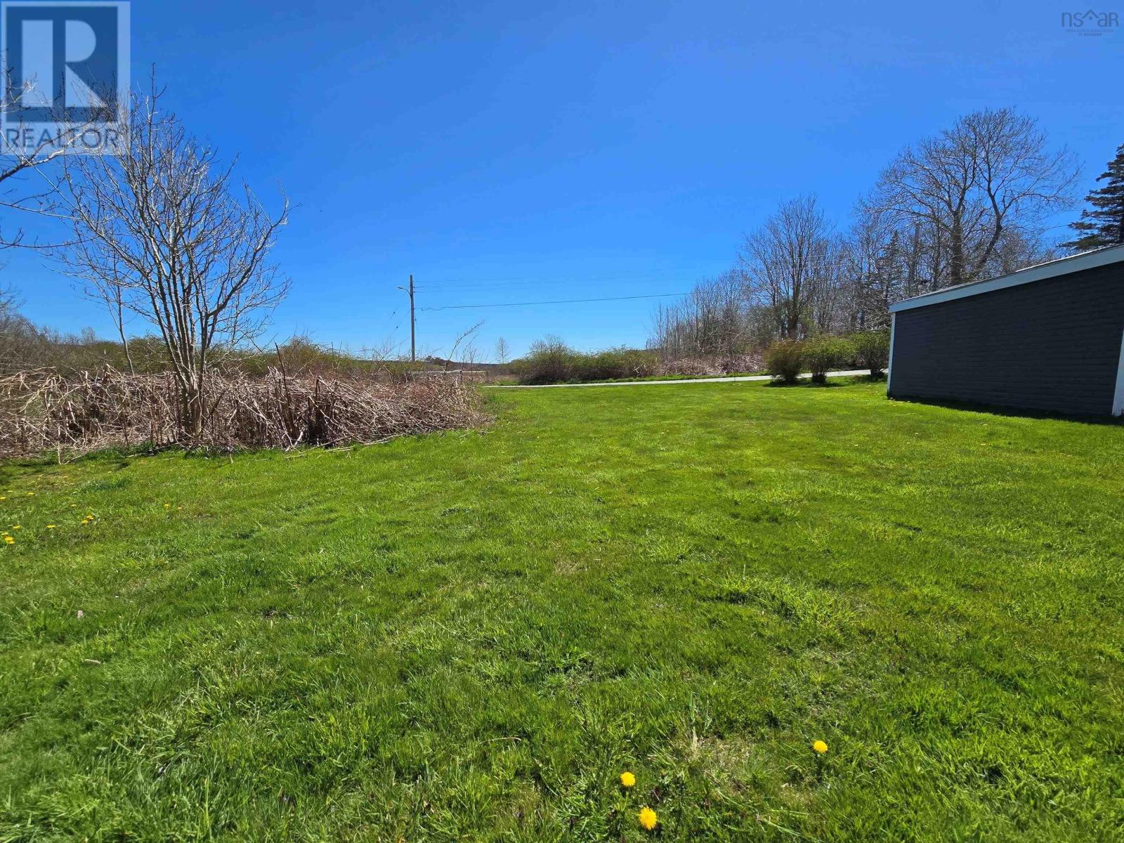 24 Lewis Avenue, Yarmouth, Nova Scotia  B5A 3X6 - Photo 7 - 202409184