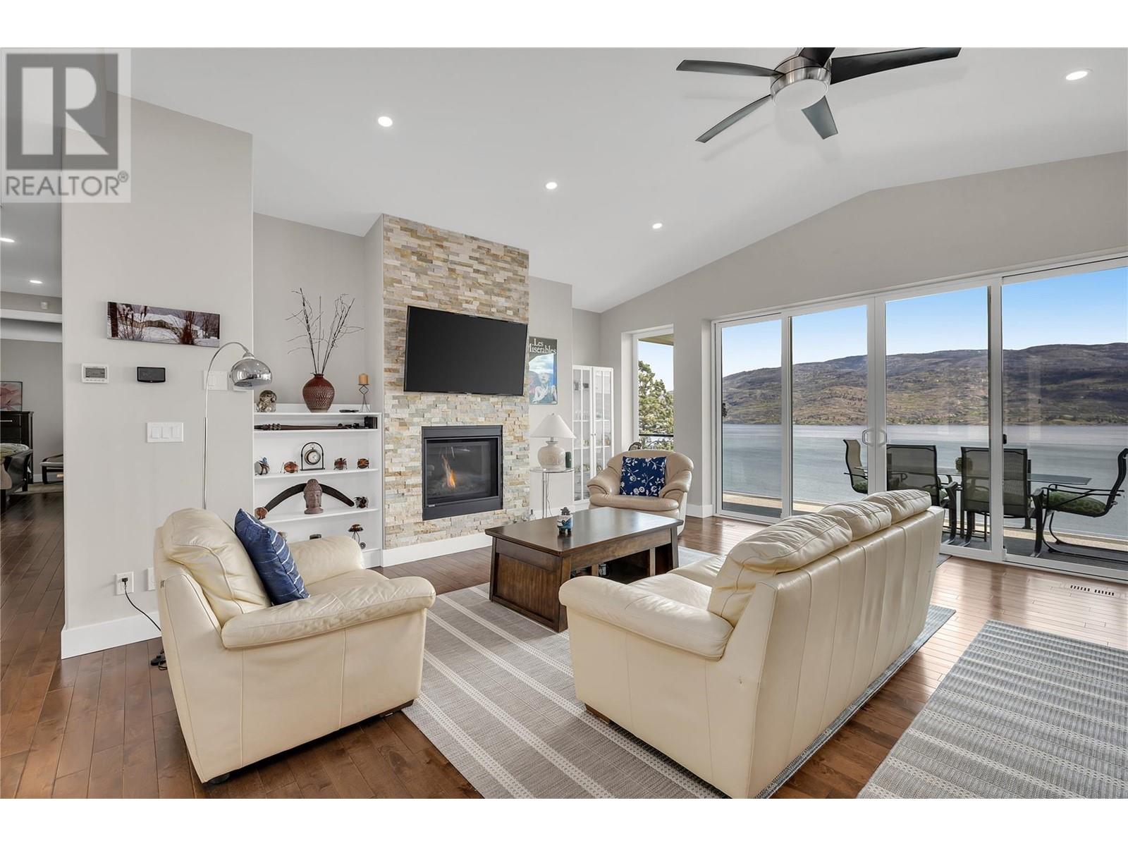 6372 Topham Place Peachland