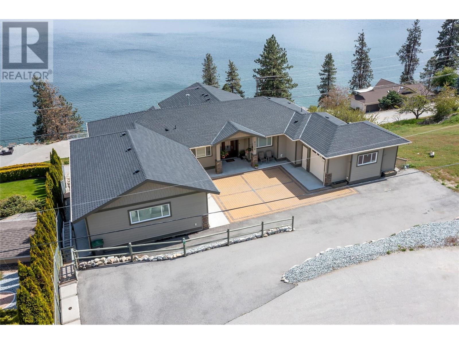 6372 Topham Place, Peachland 