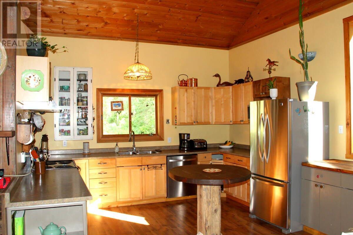3222 Beaver Valley Road, Williams Lake, British Columbia  V0L 1G0 - Photo 16 - R2880282