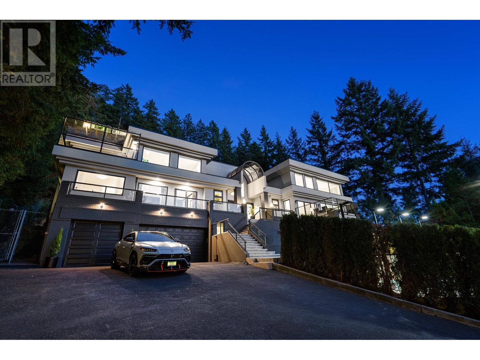 4556 Woodgreen Drive, West Vancouver, British Columbia  V7S 2V2 - Photo 2 - R2880271